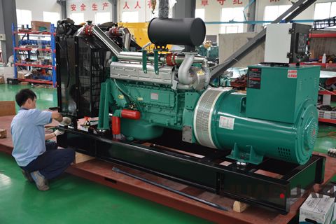 為了發(fā)電機組成功發(fā)出，華全的她真是拼了