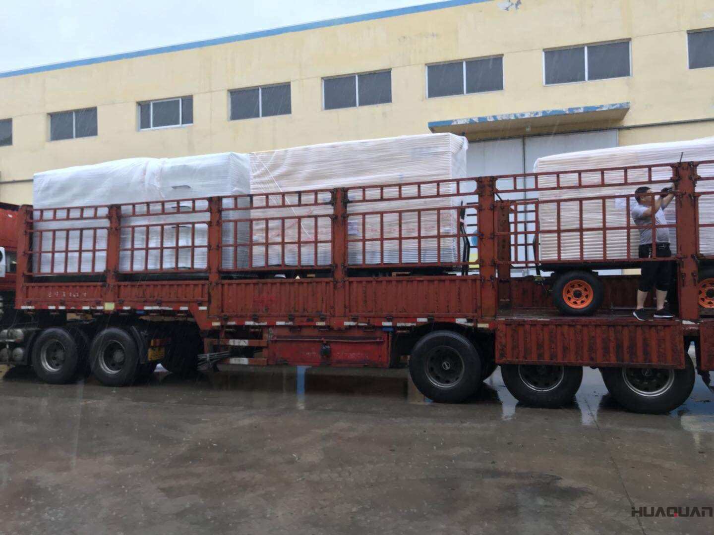 一臺(tái)100kw靜音箱型柴油發(fā)電機(jī)組于9月19日發(fā)往福建